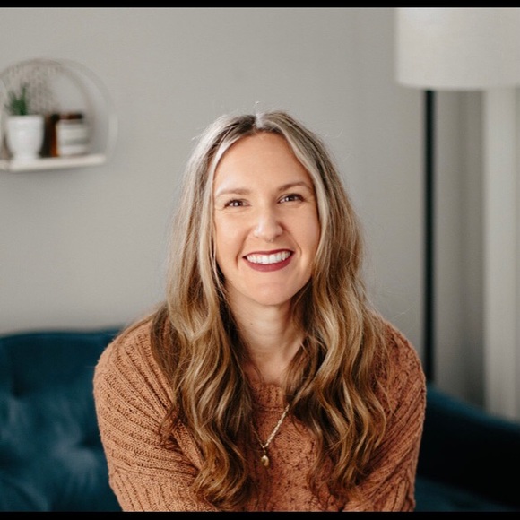 Meet your Posher, Beth - Picture 1 of 1